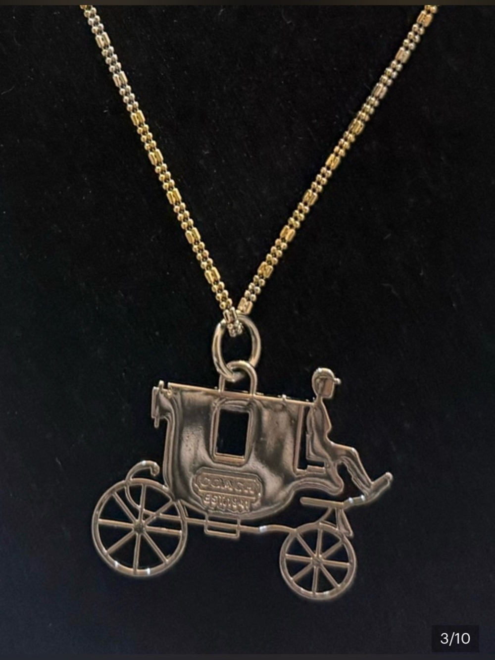 Coach Gold Carriage Charm can’t be used as a Necklace purse, charm - Picture 2 of 8